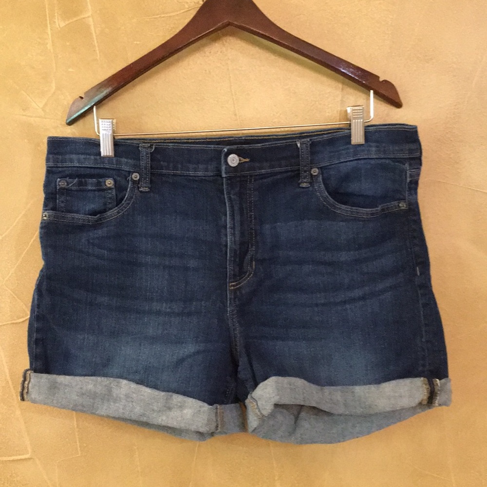 Banana Republic denim 5 pocket rolled cuff shorts